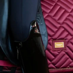 Equestrian Stockholm - Tapis de dressage New Maroon