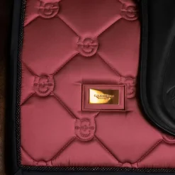 Equestrian Stockholm - Tapis de dressage Soft rouge