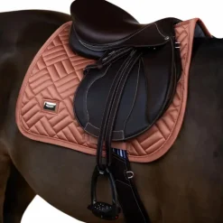 Equestrian Stockholm - Tapis de selle Modern Coral