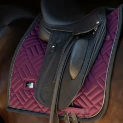 Equestrian Stockholm - Tapis de dressage Modern Purple Night