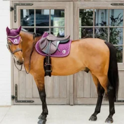 Kentucky Horsewear - Bonnet pour chevaux anti-bruits Wellington 3D Logo Rope violet