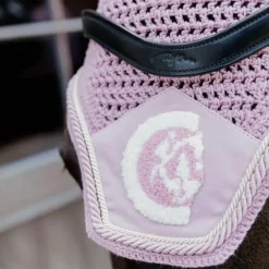 Kentucky Horsewear - Bonnet anti-mouches Wellington 3D Logo corde rose pâle