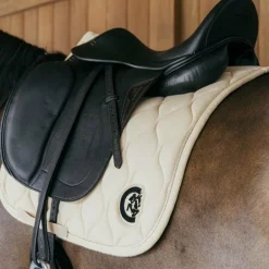 Kentucky Horsewear - Tapis de dressage Wave 3D logo beige