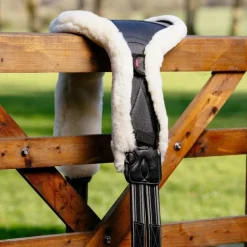 LeMieux - Housse de sangle à bavette longue Anatomic en laine mérinos+ naturel