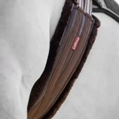 LeMieux - Sangle anatomique doublée polaire Fleece Lined marron/ marron