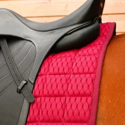 LeMieux - Tapis de dressage Carbon Mesh Air Mulberry